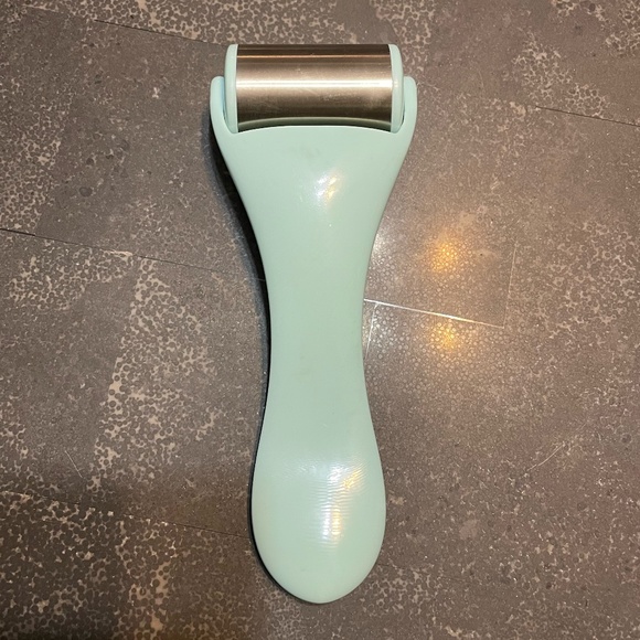 🧊 Chloe Emerald Professional Ice Roller 🧊 - Picture 4 of 4